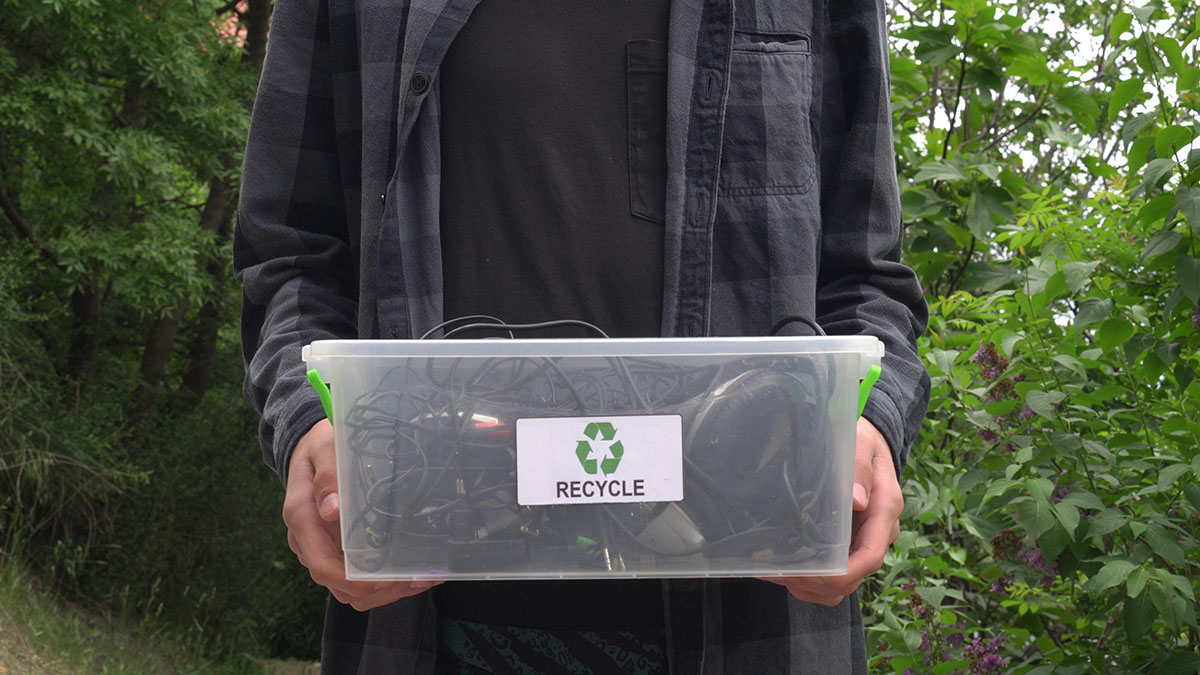 電子機器廃棄物またはE-waste。
